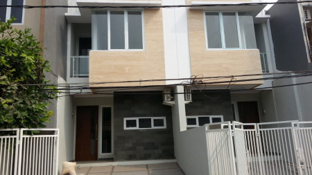 Ruko di lokasi strategis Jl. Asia Baru 1 - 0051-HOS