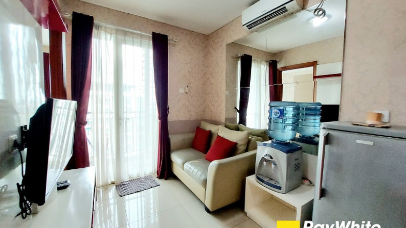 Apartemen di Woodland Park Residence, Jakarta Selatan, Tower Matoa, Hanya selangkah ke Stasiun KA Kalibata,  2 BR, Furnished