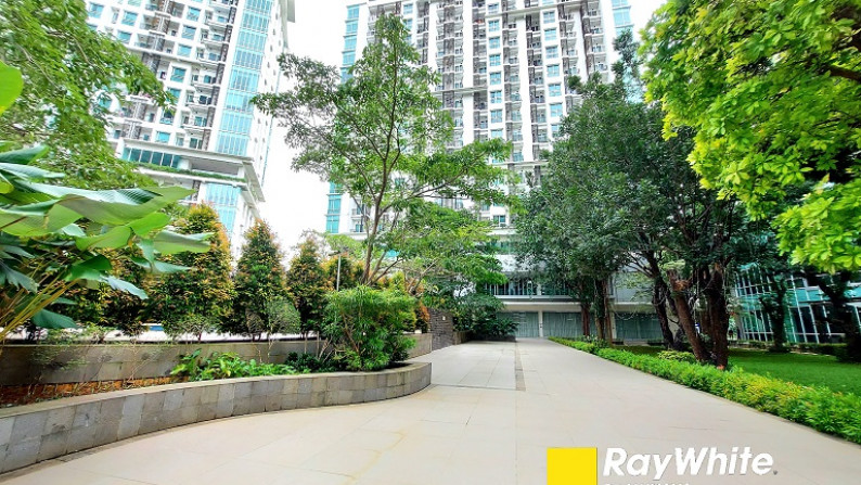 Apartemen di Woodland Park Residence, Jakarta Selatan, Tower Matoa, Hanya selangkah ke Stasiun KA Kalibata,  2 BR, Furnished