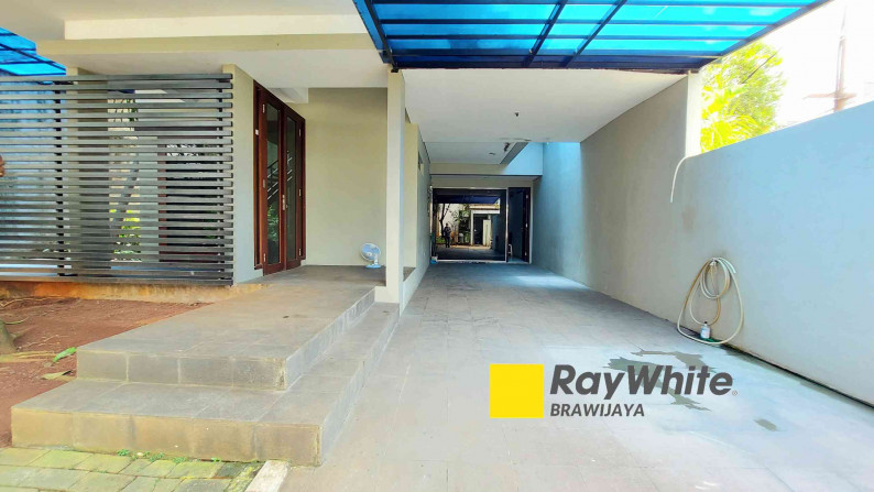 Townhouse di Cipete Utara, Kebayoran Baru, Jakarta Selatan, Dalam Cluster, Siap Huni, Hadap Timur, SHM