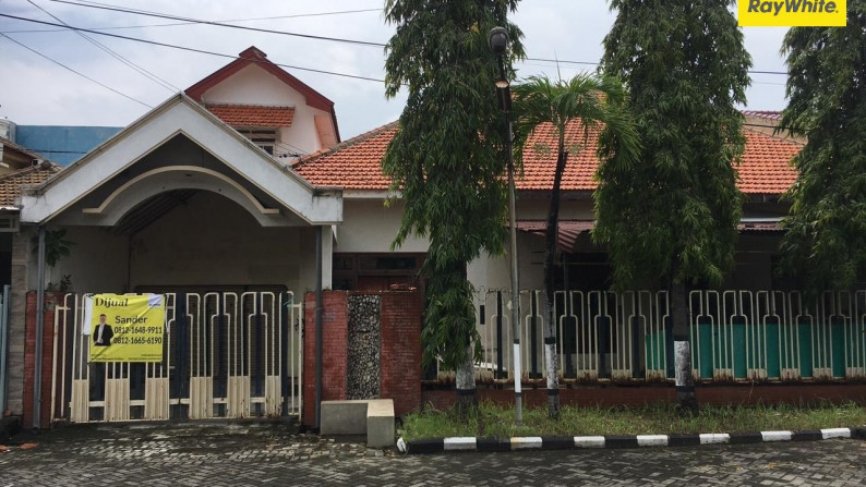 Dijual Rumah 1,5 lantai di Dukuh Kupang, Surabaya