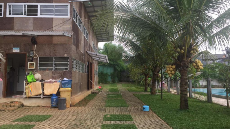 Rumah unik + pool Cinangka depok