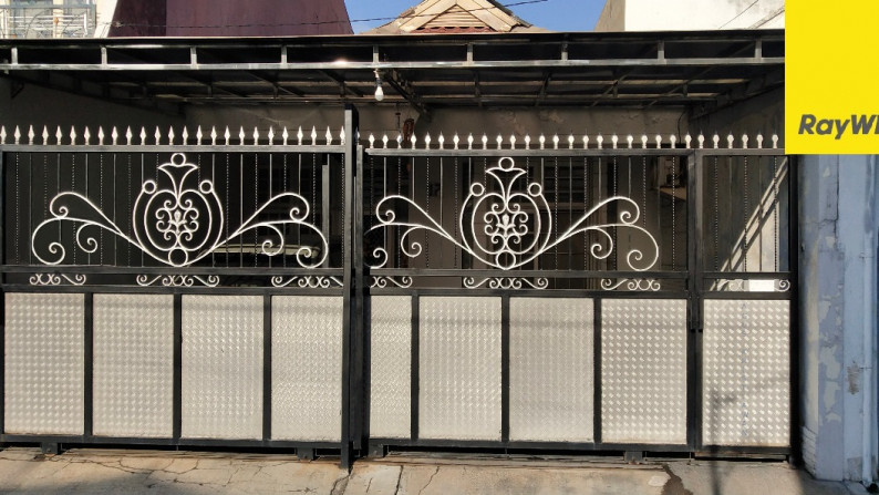 Dijual Rumah di Simpang Darmo Permai Selatan, Surabaya
