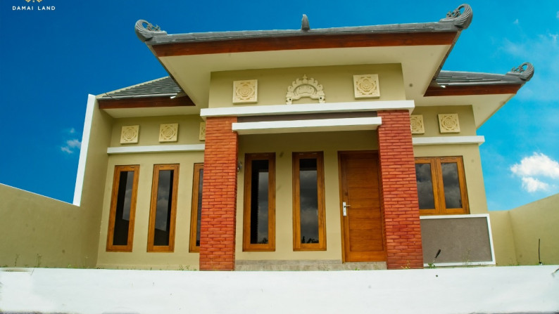 2 TYPE RUMAH  DENGAN DESAIN KLASIK, DI JL YUDISTIRO, DEKAT JL KALIURANG KM 10