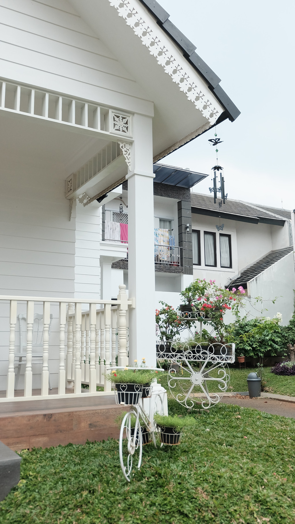 Rumah Cantik,minimalis,siap huni ,hoek di Bintaro Jaya 9