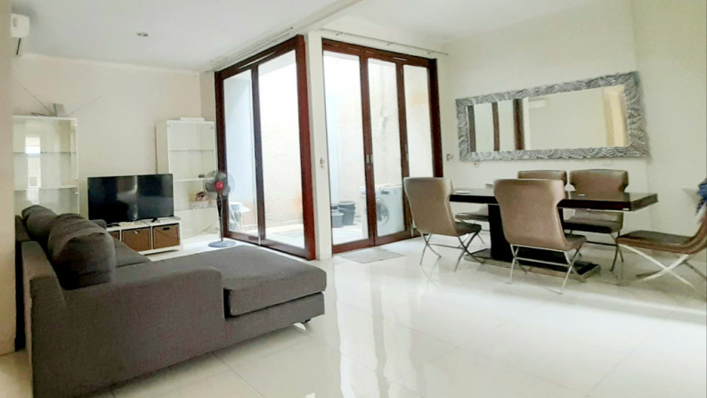 Rumah Cantiq Minimalis Luas 120m Harga 120Jt/Thn nego di Discovery Sektor IX Bintaro Jaya