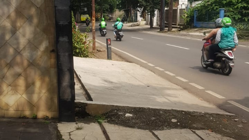 Disewakan rumah bagus cocok untuk kantor atau usaha