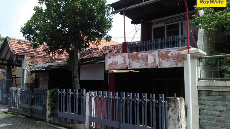 Dijual Rumah 1,5 lantai di Petemon Sidomulyo Tengah, Surabaya