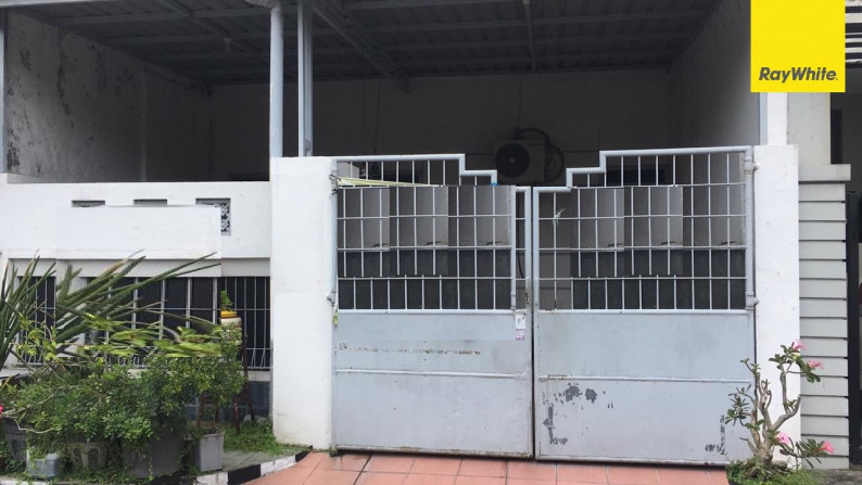 Dijual Rumah 1,5 lantai di Babatan Pilang, Surabaya