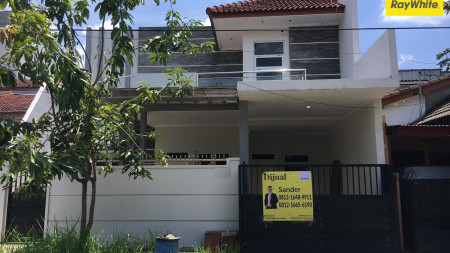 Dijual Rumah 2 lantai di Babatan Pilang, Surabaya