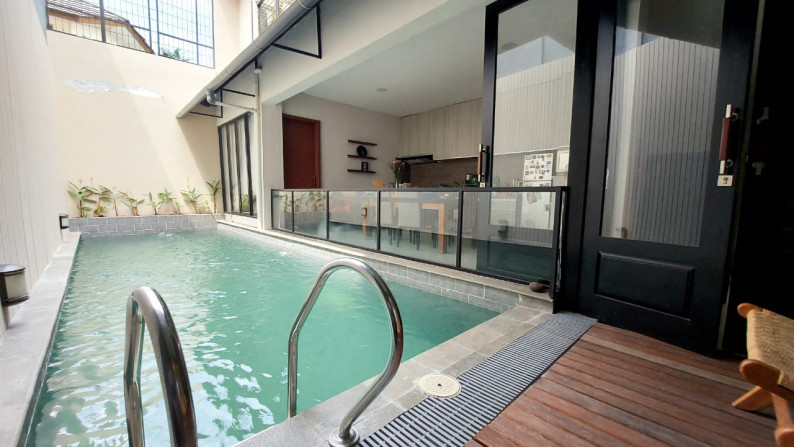 Rumah Modern Minimalis Super Cozy Dengan Swimming Pool di Cinere