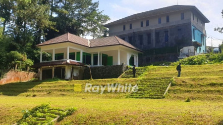 Dijual Villa dengan halaman luas Di Puncak hanya 10 menit Cocok Untuk Investasi