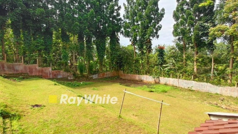 Dijual Villa dengan halaman luas Di Puncak hanya 10 menit Cocok Untuk Investasi