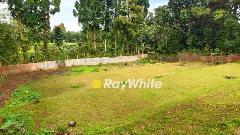 Dijual Villa dengan halaman luas Di Puncak hanya 10 menit Cocok Untuk Investasi