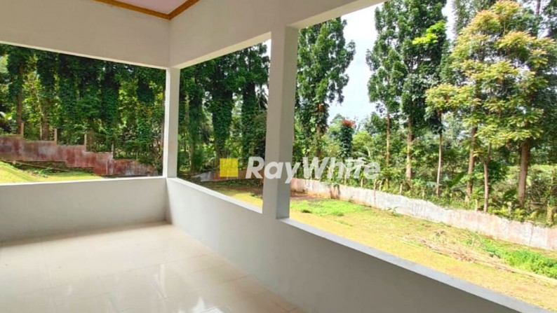 Dijual Villa dengan halaman luas Di Puncak hanya 10 menit Cocok Untuk Investasi