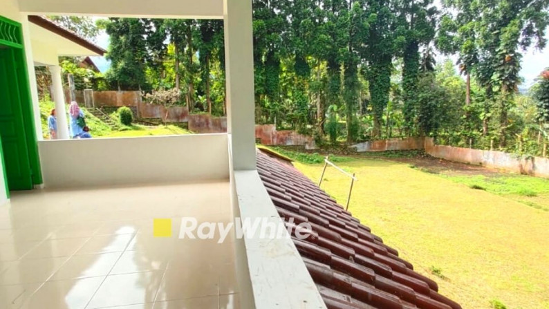 Dijual Villa dengan halaman luas Di Puncak hanya 10 menit Cocok Untuk Investasi