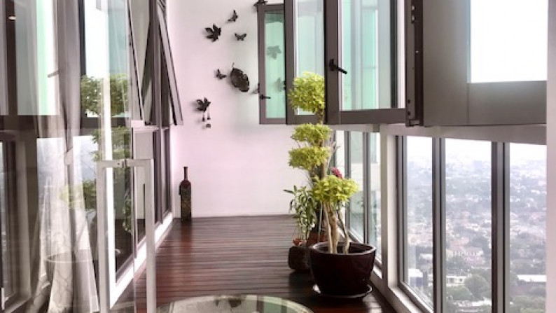 Sewa Apartemen di Kemang Village Residence Penthouse