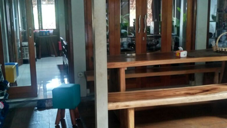 RUMAH DILENGKAPI FURNITURE DENGAN KONSEP ETNIK JAWA DI NGABEAN KULON, SLEMAN