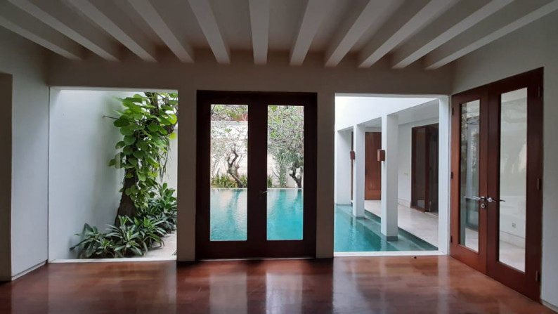 Beautiful House inside a secure compound with private swimming pool