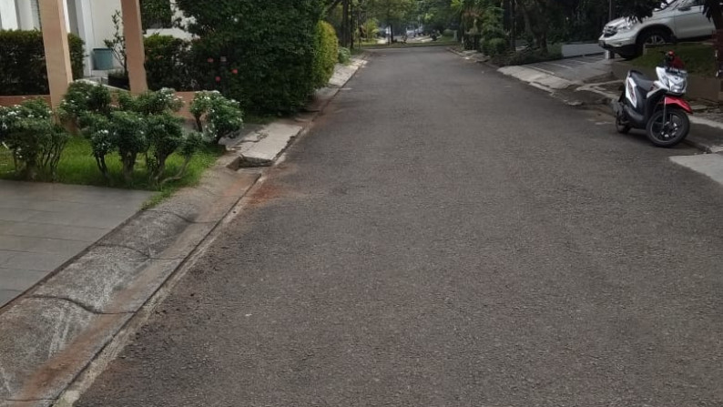 Rumah siap huni ,lokasi oke di Bintaro Jaya 9