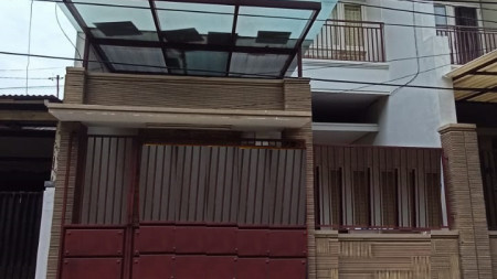 Dijual Rumah 2 lantai di Kutisari Indah Utara, Surabaya