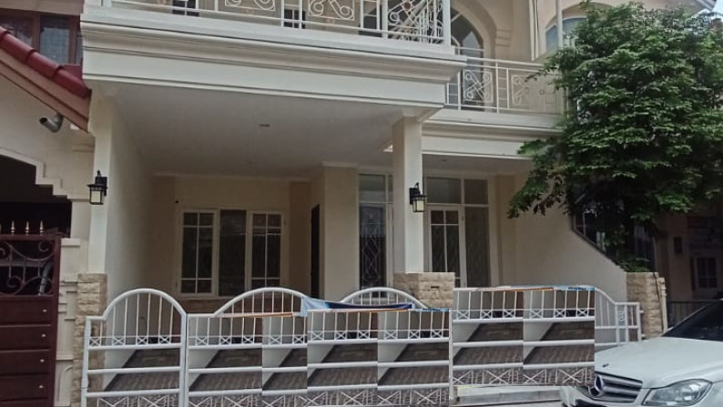 Dijual Rumah 2 lantai di Permata Mutiara, Surabaya