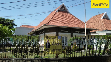 Disewakan Rumah Pusat Kota di Jalan Dr Soertomo, Surabaya