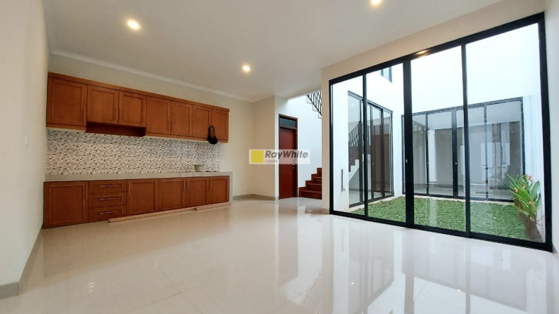 Rumah brand new milenial style dalam semi town house di Cinere