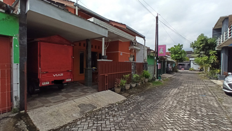 RUMAH TINGGAL DALAM PERUM GRIYA ARGA PERMAI, JL TAMPOMAS, SLEMAN