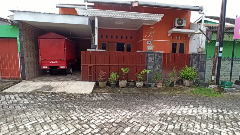 RUMAH TINGGAL DALAM PERUM GRIYA ARGA PERMAI, JL TAMPOMAS, SLEMAN