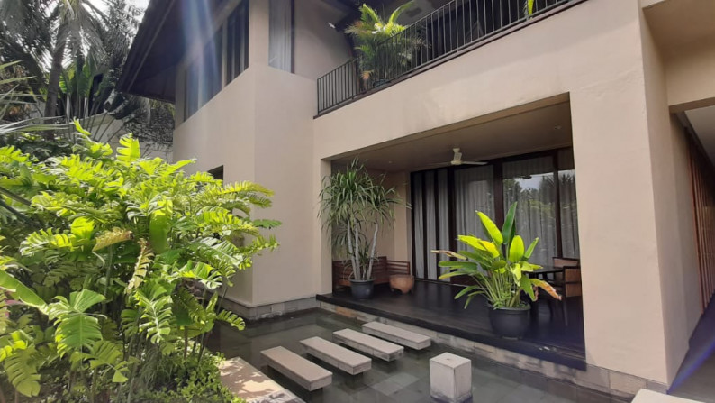 4 bedroom Penthouse inside a small compound Antasari, Cilandak