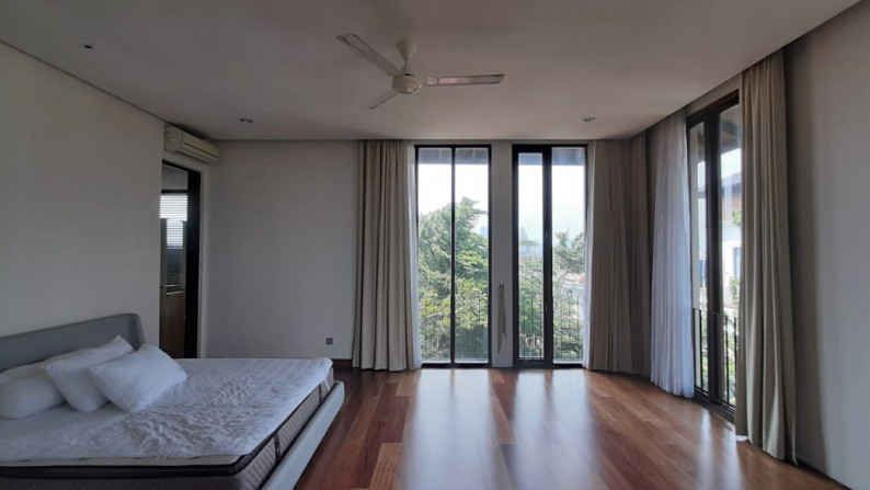 4 bedroom Penthouse inside a small compound Antasari, Cilandak