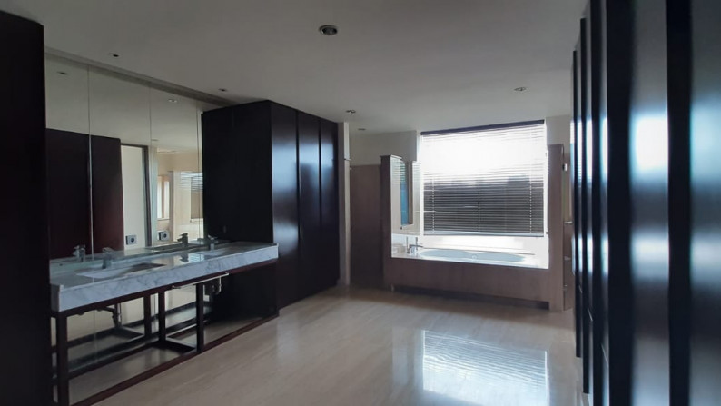 4 bedroom Penthouse inside a small compound Antasari, Cilandak