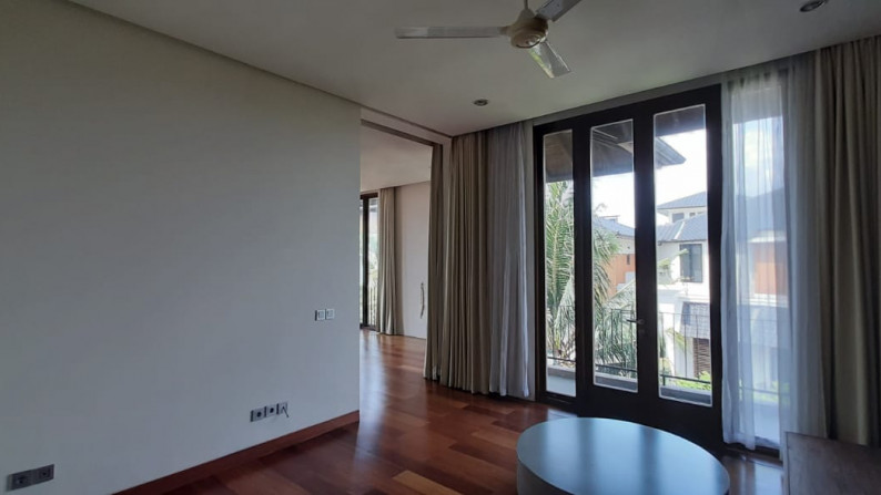 4 bedroom Penthouse inside a small compound Antasari, Cilandak