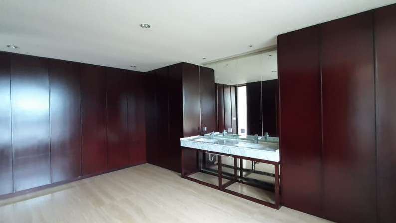 4 bedroom Penthouse inside a small compound Antasari, Cilandak