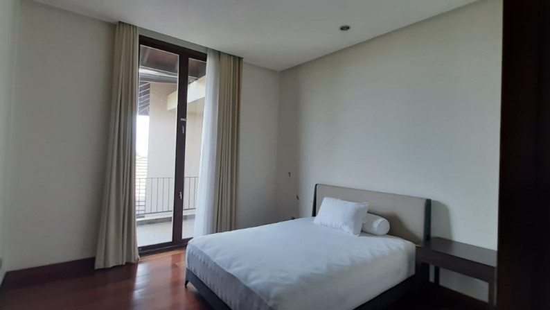 4 bedroom Penthouse inside a small compound Antasari, Cilandak