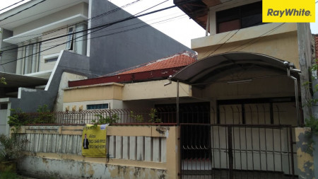 Dijual Rumah 1,5 lantai di Jl Karang Empat Surabaya
