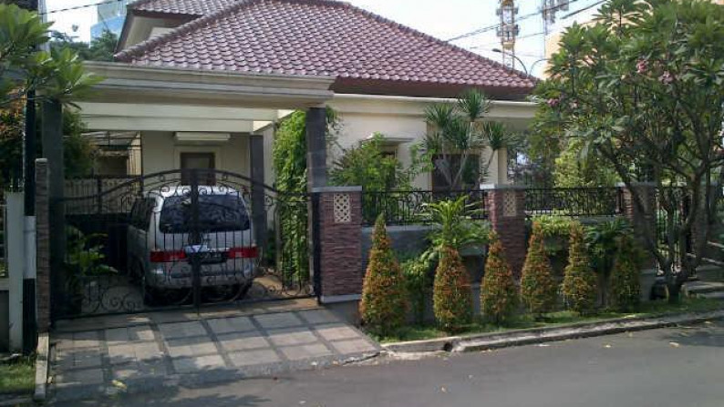 Rumah Asri dan Nyaman di Pondok Indah