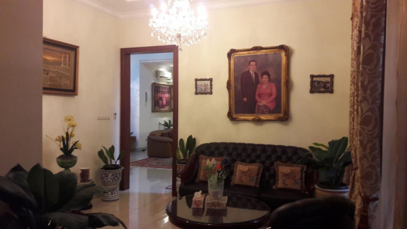 Rumah Asri dan Nyaman di Pondok Indah