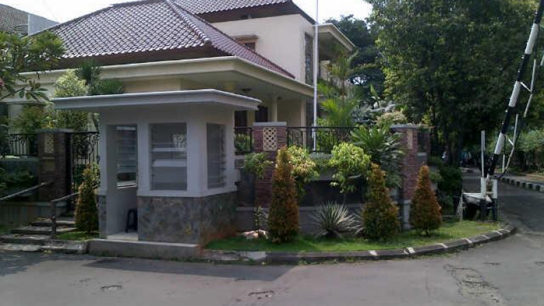 Rumah Asri dan Nyaman di Pondok Indah