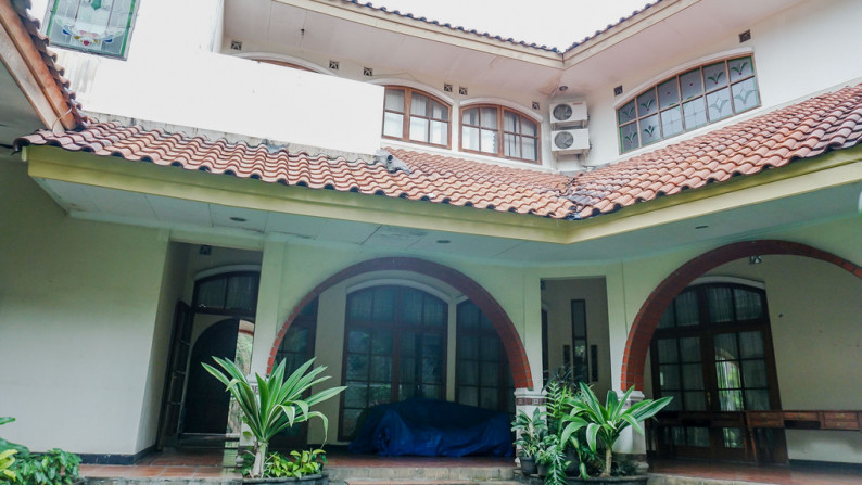 For Sale - Rumah Bernuansa Alami dan Sangat Lapang di Villa Cinere Mas