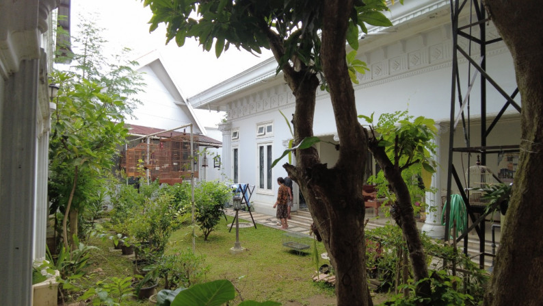 RUMAH MEWAH DAN 2 GUDANG DI JL JOHAR, GAMPING, SLEMAN