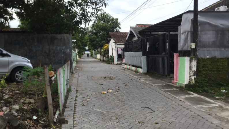 TANAH SELUAS 176 METER PERSEGI DI POGUNG LOR DEKAT KAMPUS UGM