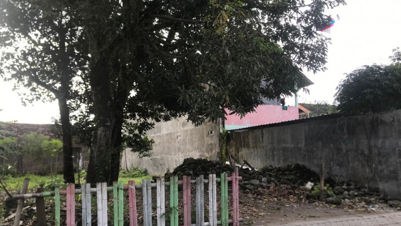 TANAH SELUAS 176 METER PERSEGI DI POGUNG LOR DEKAT KAMPUS UGM