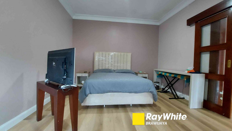 Rumah Di Dalam Kompleks Liga Mas, Pancoran, Jakarta Selatan, Siap Huni, Baru Renovasi, Dekat Akses tol Dalam Kota