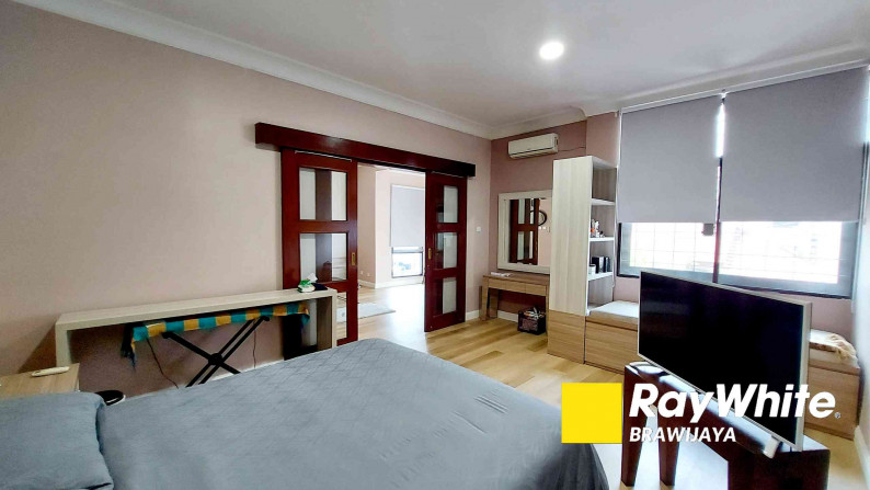 Rumah Di Dalam Kompleks Liga Mas, Pancoran, Jakarta Selatan, Siap Huni, Baru Renovasi, Dekat Akses tol Dalam Kota