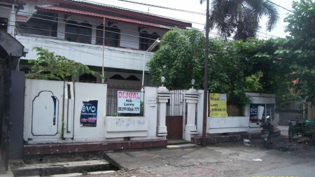 Jual Rumah 2 Lantai, Bagus + Terawat, Strategis, Nol Jalan Raya, Hook/Pojokan, Bisa untuk Rumah Tinggal / Kantor ./ Usaha dsb - LS -