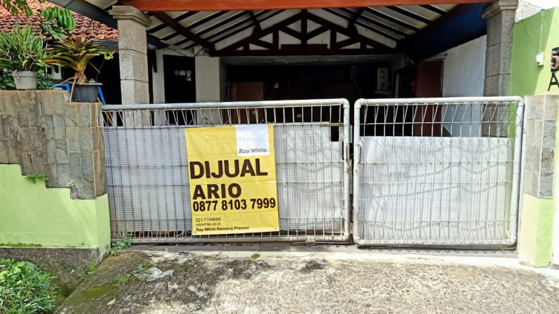 Dijual rumah di Komplex UI Ciputat