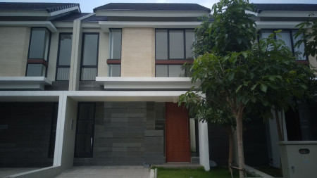 Rumah dijual atau disewakan Northwest Lake Surabaya