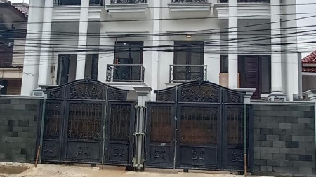 Rumah Cempaka Putih Barat, Luas 144m2